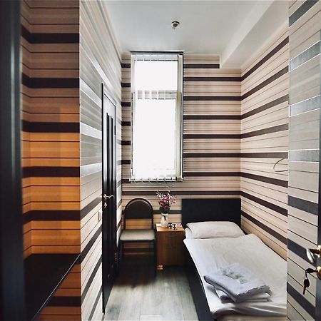 Uno Apart Hotel Kiev Esterno foto