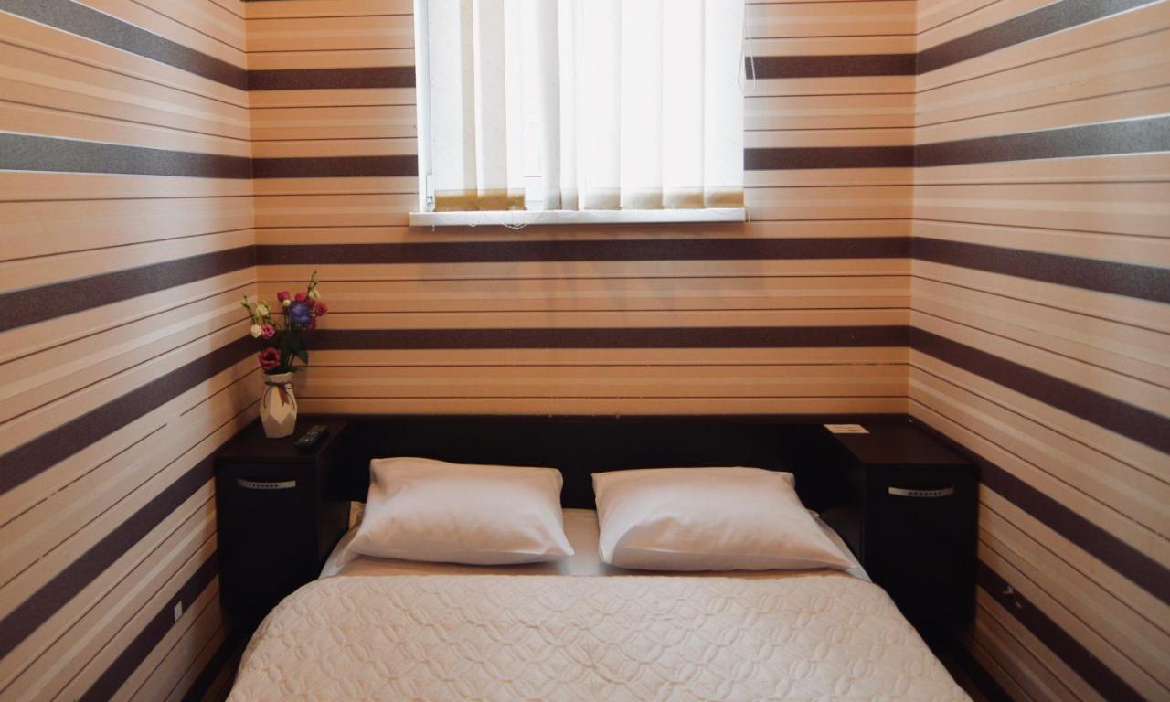 Uno Apart Hotel Kiev Esterno foto