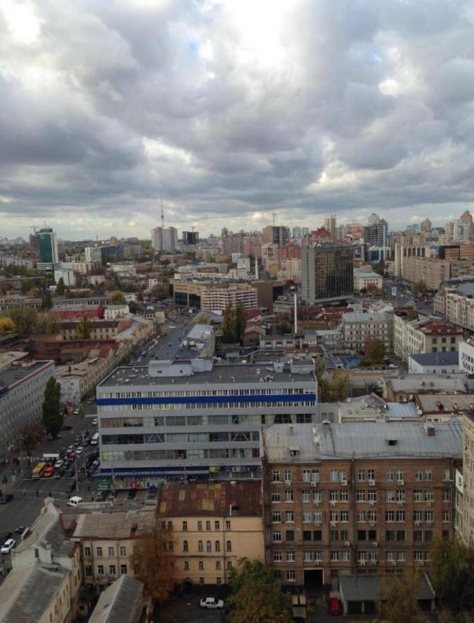 Uno Apart Hotel Kiev Esterno foto